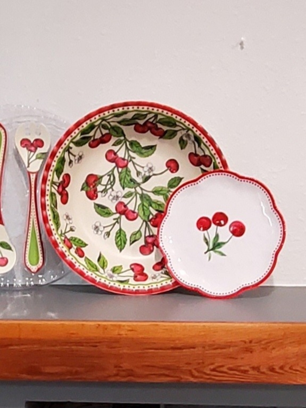 Cherry-Print Durable Plastic Bowl & 4 Serving Plates 7 Pc Set.